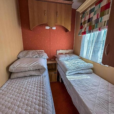 Superb Caravan By The Seaside In Kessingland, Suffolk Ref 90040Sg Benacre المظهر الخارجي الصورة