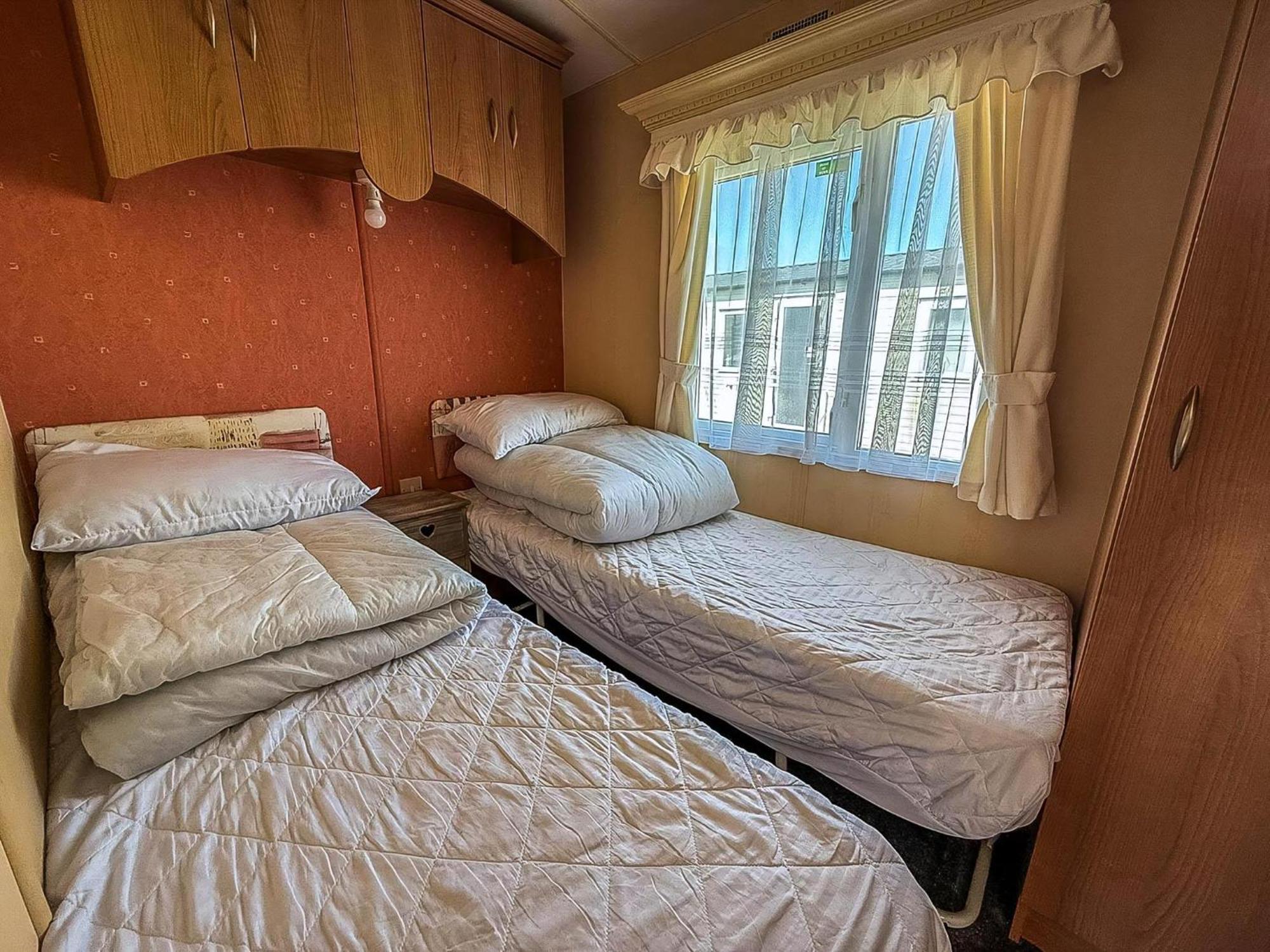 Superb Caravan By The Seaside In Kessingland, Suffolk Ref 90040Sg Benacre المظهر الخارجي الصورة